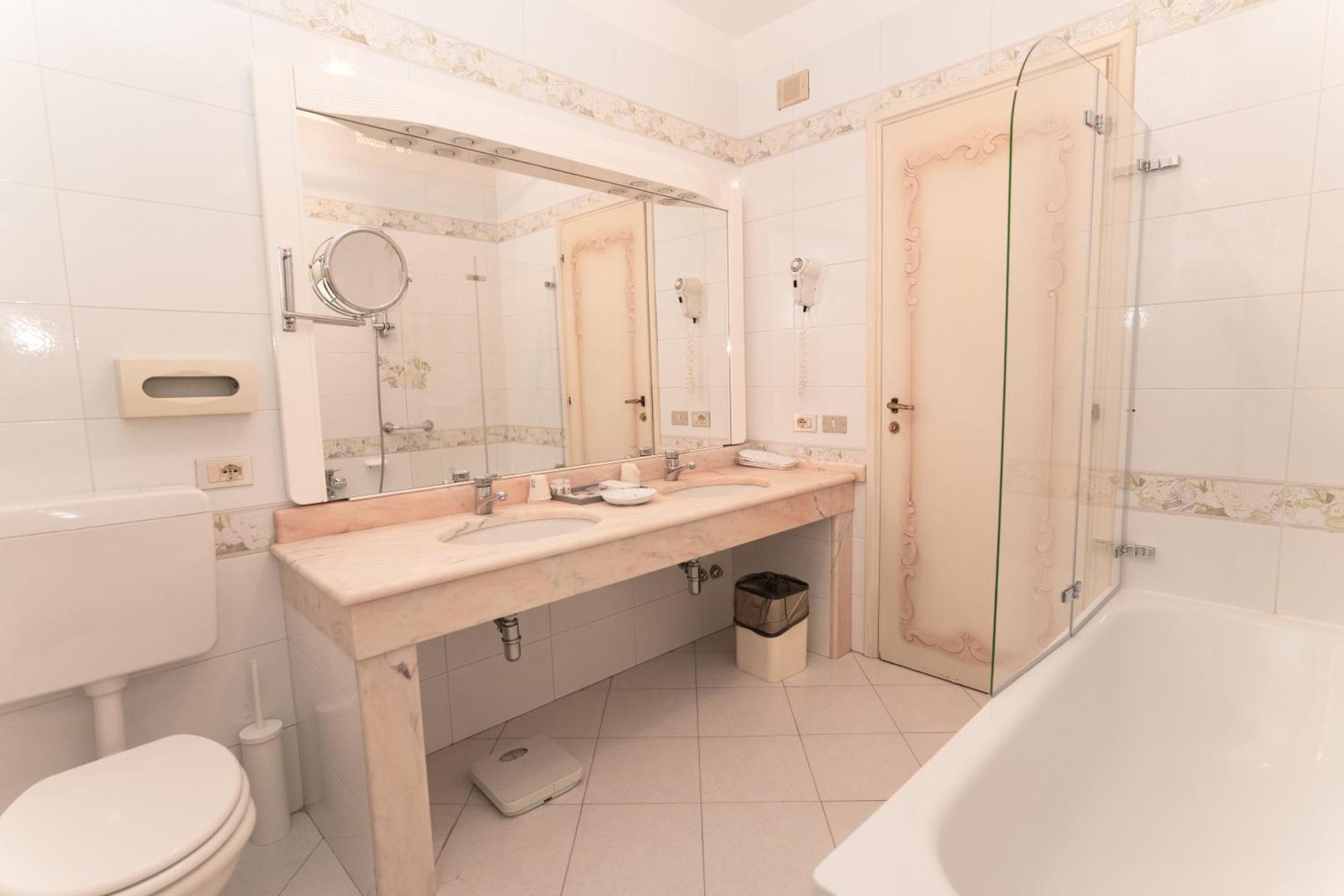 Duchessa Isabella Hotel&spa Hotel 5*